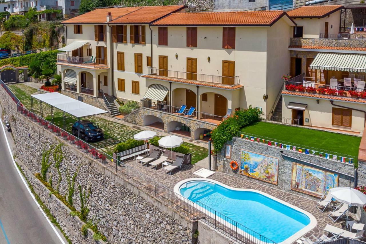 Appartamento Emma In Villa Laura สกาลา ภายนอก รูปภาพ